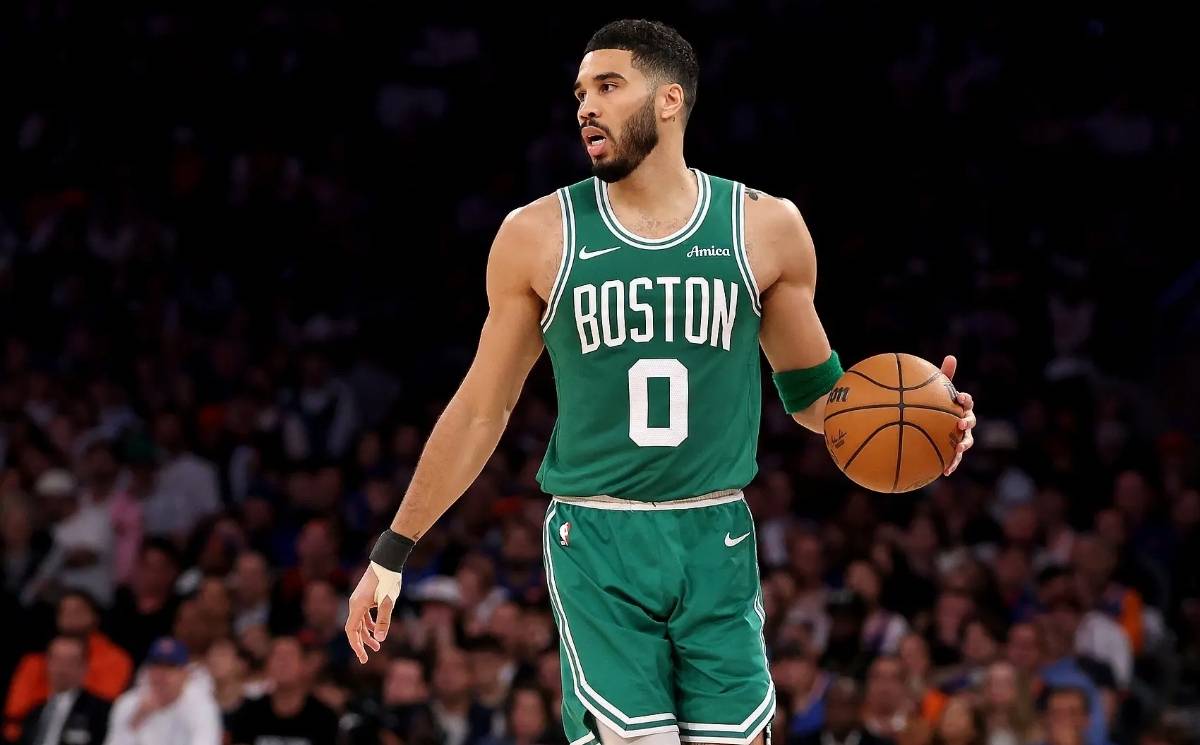 重要助攻首场状态出色，DWG观众沸腾！，塔图姆重返赛场赛场气氛高涨(ig和dwg交手记录)