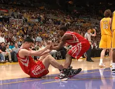 公开赛巅峰对决！嵩山火箭队守住胜果漓江赤兔队，足球赛场再起波澜；高压逼抢成功的简单介绍