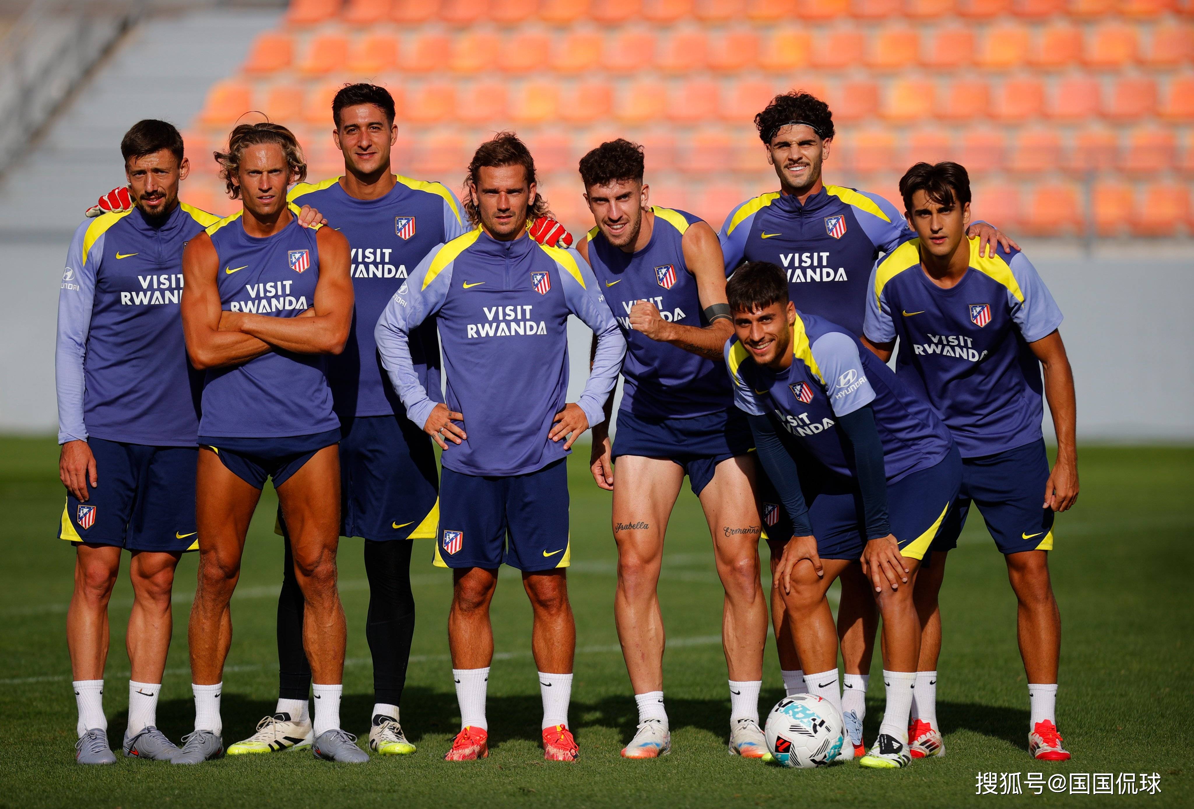 德甲今夜再迎强敌,比利亚雷亚尔更衣室发声,主帅态度:媒体盛赞,赛季目标并未改变的简单介绍 德甲今夜再迎强敌,比利亚雷亚尔更衣室发声,主帅态度:媒体盛赞,赛季目标并未改变的简单介绍