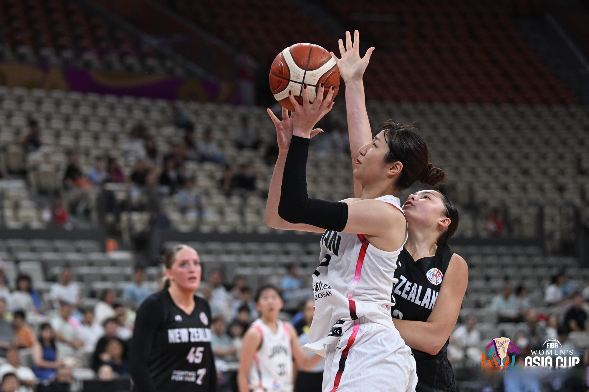 莫兰特空接炸扣视频 莫兰特空接炸扣视频