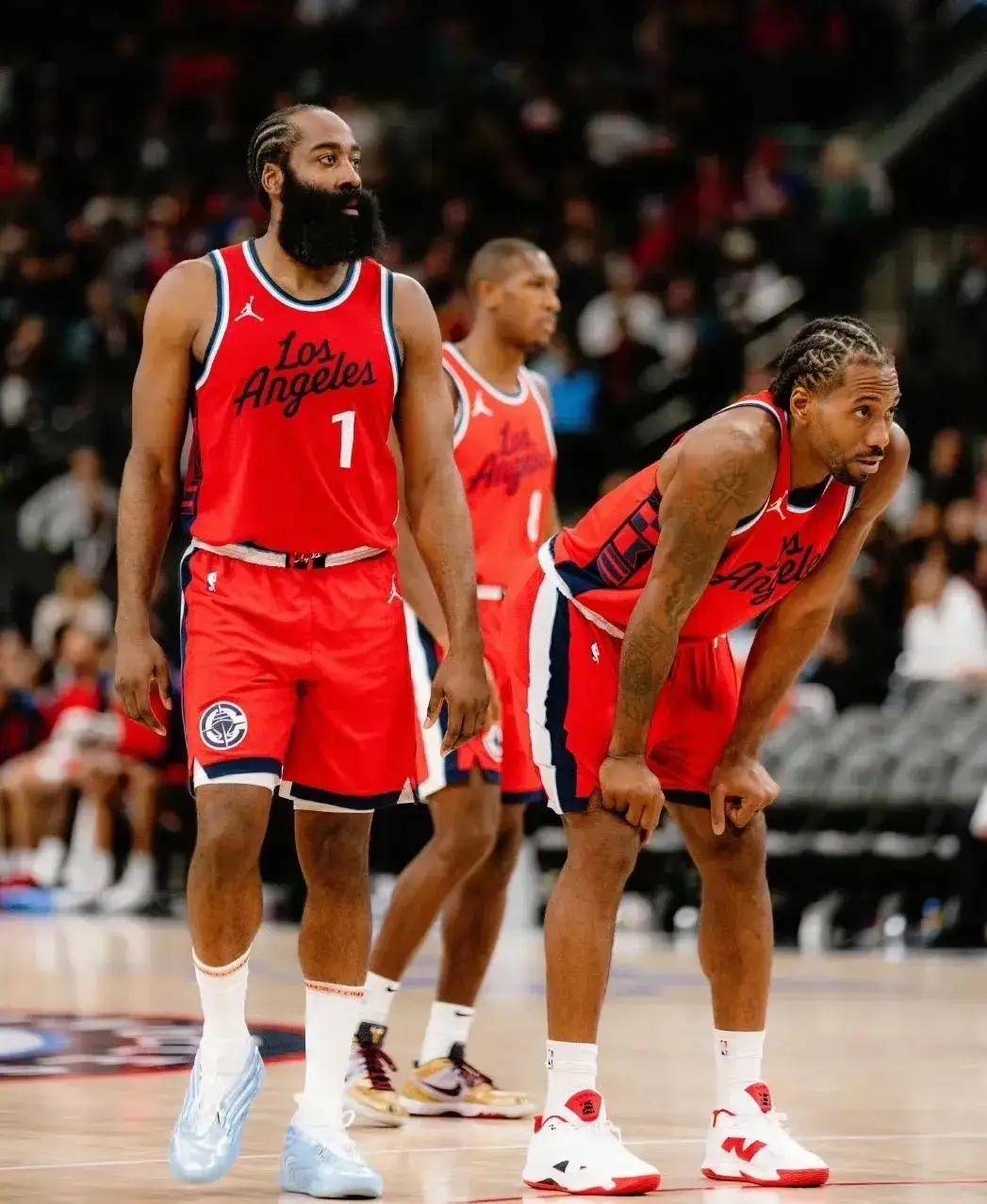 包含关键时刻休斯敦火箭调整名单以备NBA常规赛；门线救险环节打磨；信心回归；训练强度明显提升的词条