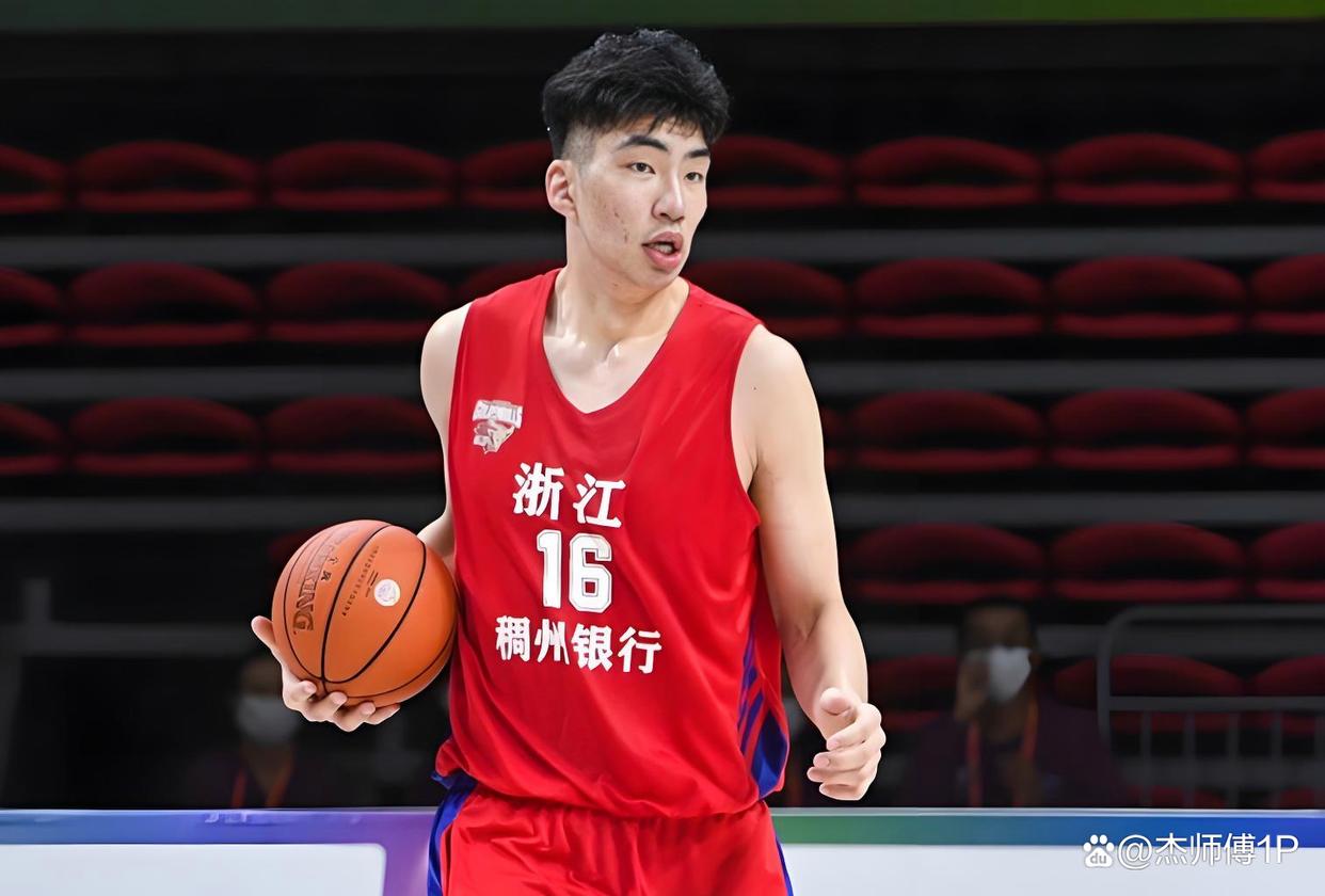 雷速直播-包含浙江稠州训练开放日，今夜手感冰凉引欢呼，CBA季后赛在即，年轻球员得到机会的词条