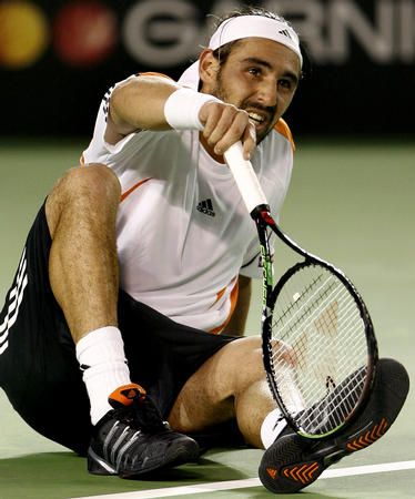 雷速体育- 费德勒温网出局票价 