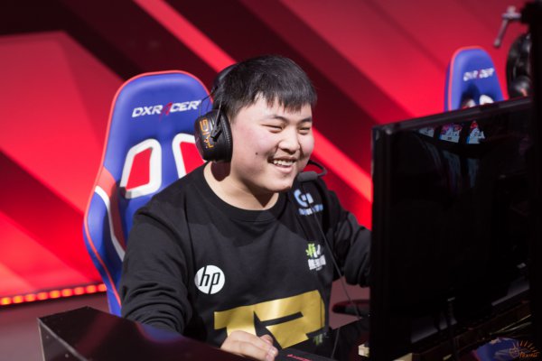 雷速-Uzi新星问鼎冠军表现惊艳，巴塞罗那未来可期！的简单介绍