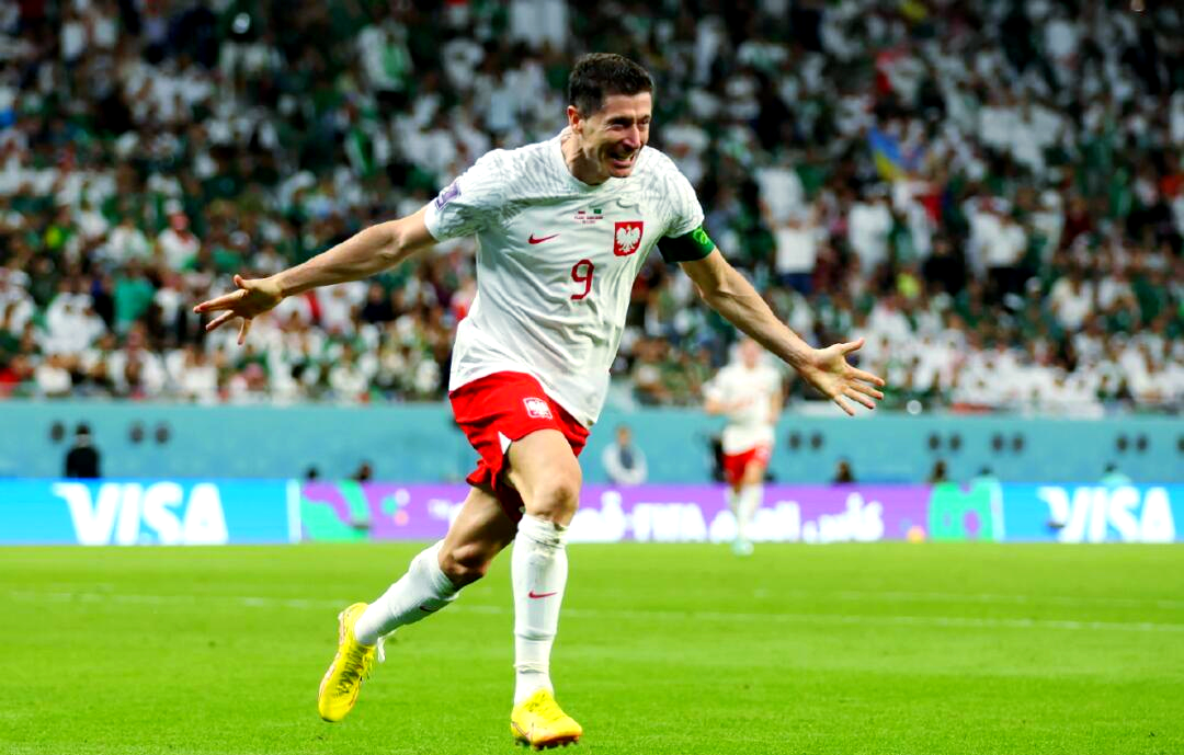 莱万多夫斯基在德国队比赛中败北,挺进下一轮引发热议!的简单介绍 莱万多夫斯基在德国队比赛中败北,挺进下一轮引发热议!的简单介绍